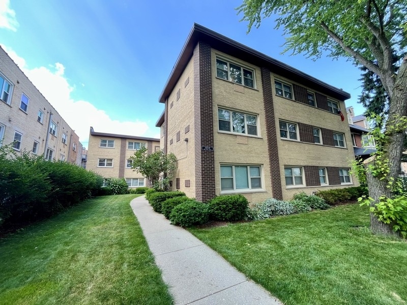 1540 W Chase Avenue 3e Property Photo 1