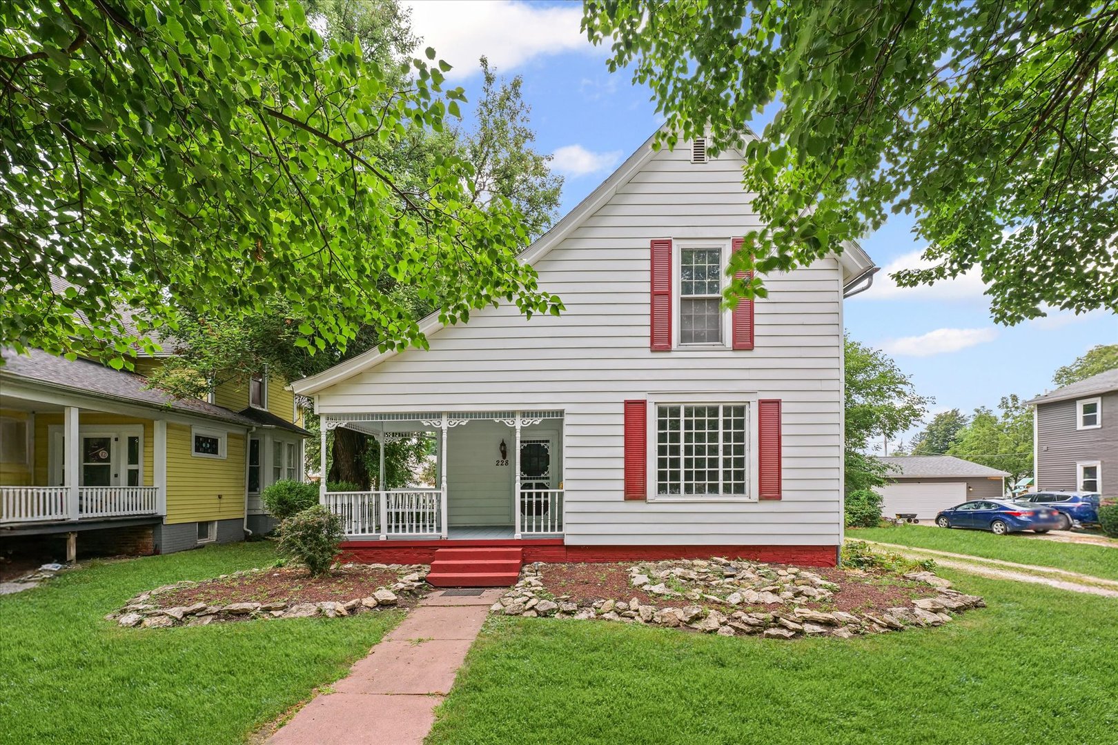 228 W Orleans Street Property Photo 1