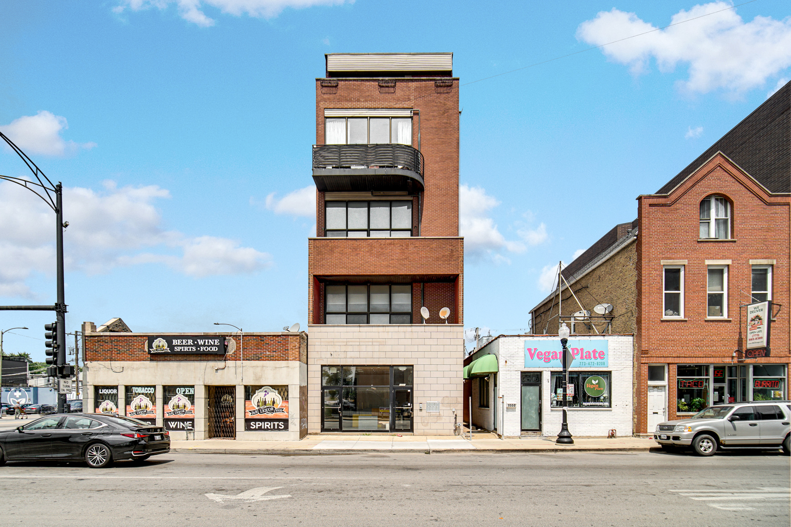 1552 W Fullerton Ave Property Photo 1