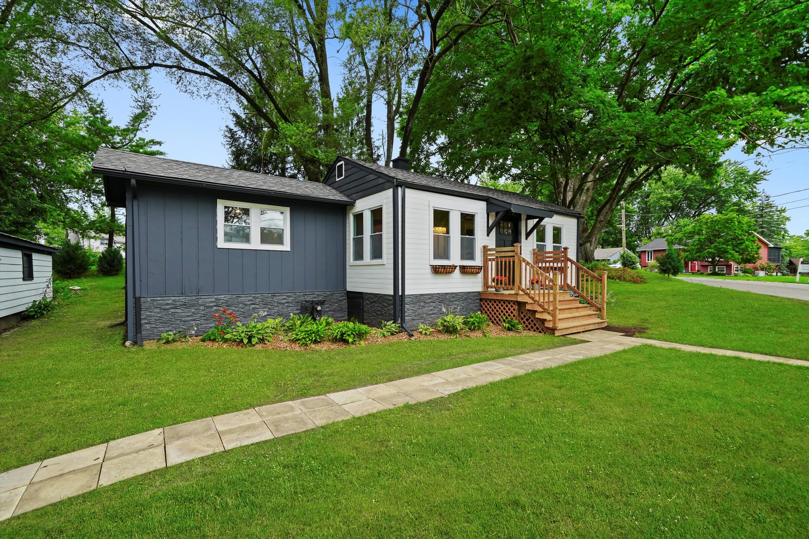 223 S Shore Drive Property Photo 1