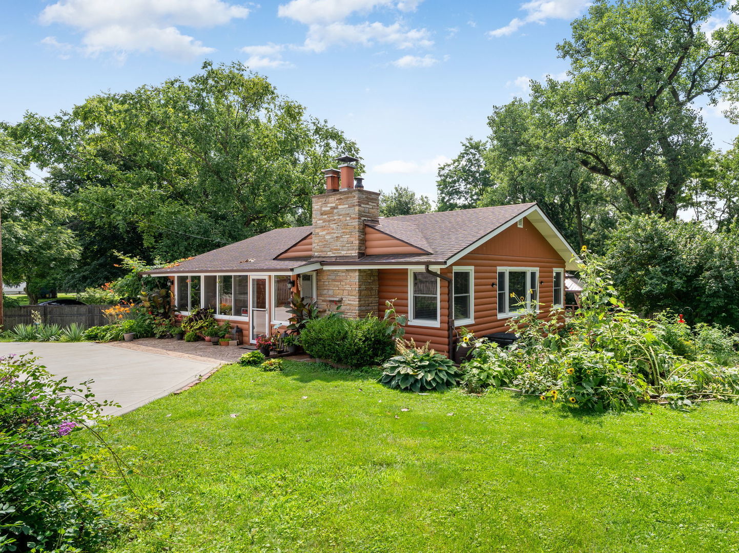 1412 Maple Road Property Photo 1
