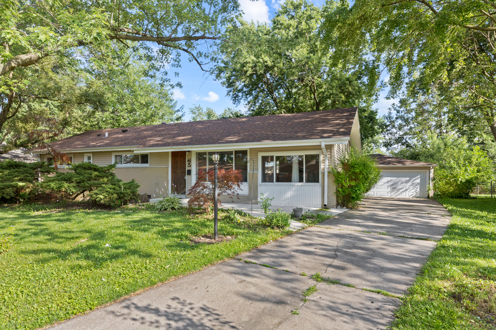 65 Des Plaines Lane Property Photo 1
