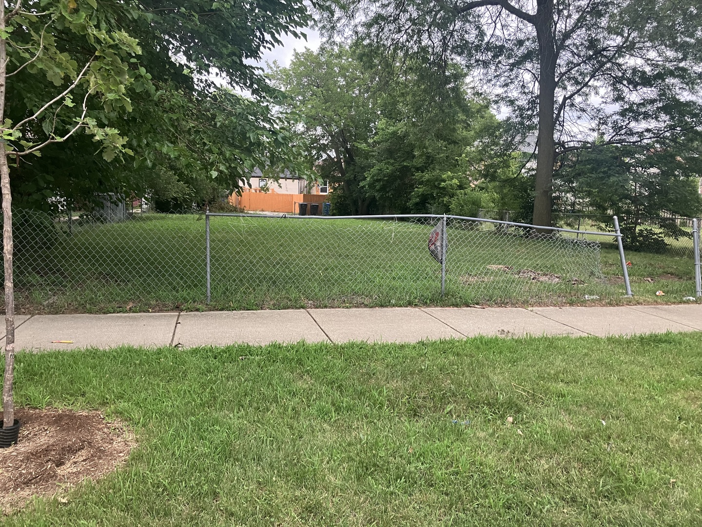 7925 S Coles Avenue Property Photo 1