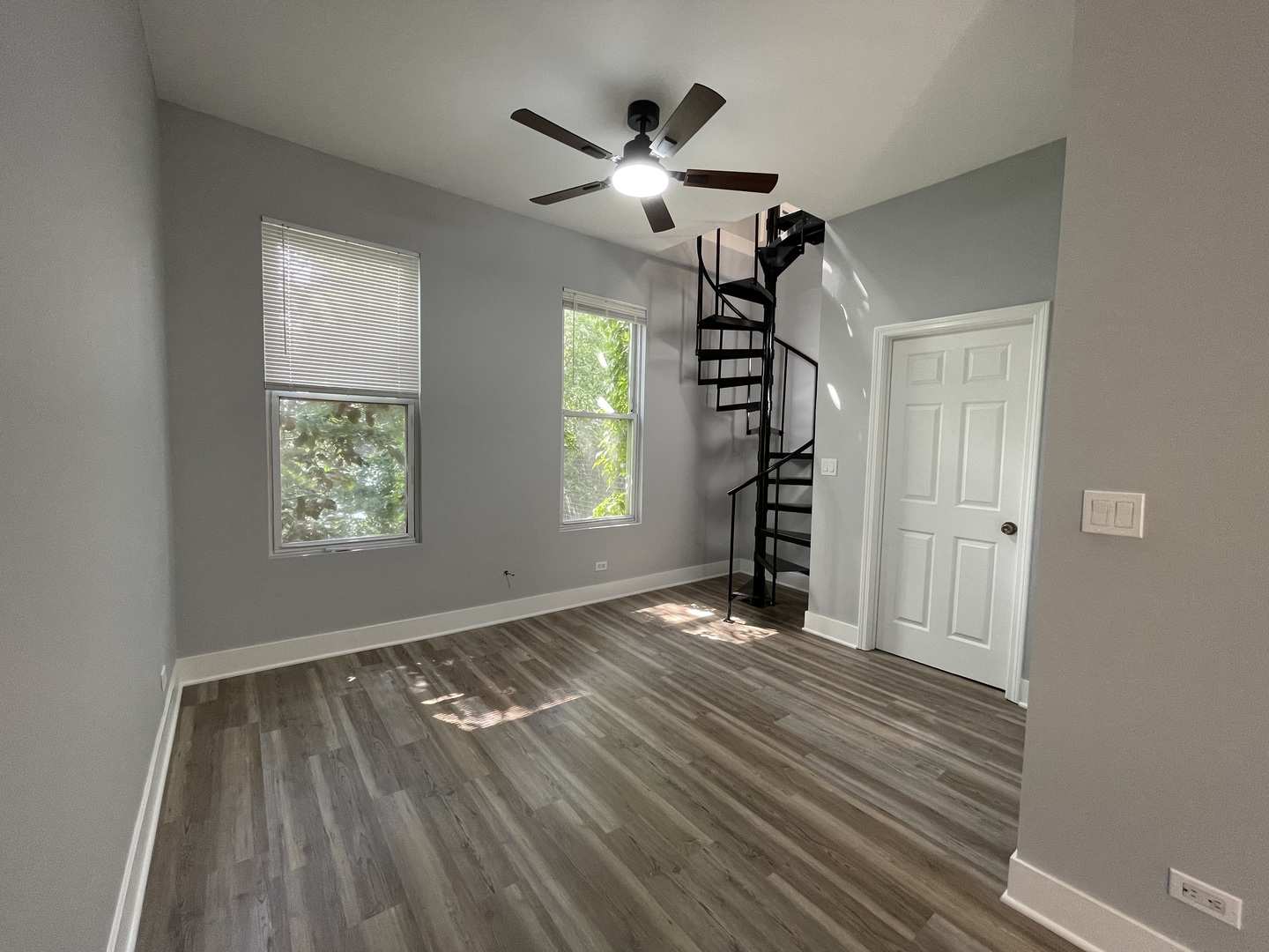 942 N Elston Avenue 2r Property Photo 2