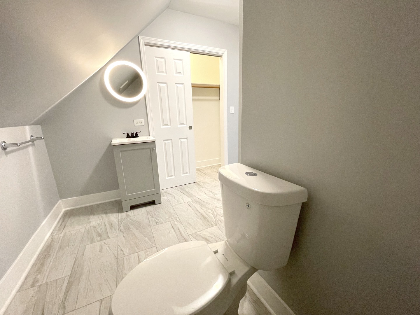 942 N Elston Avenue 2r Property Photo 9