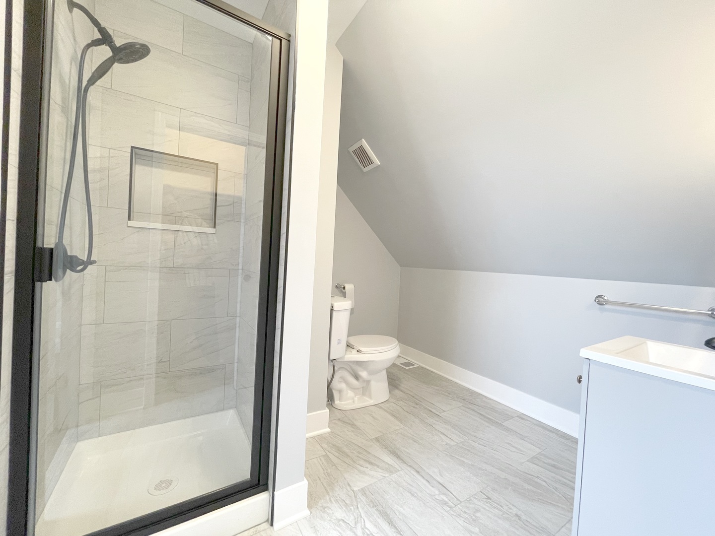 942 N Elston Avenue 2r Property Photo 10