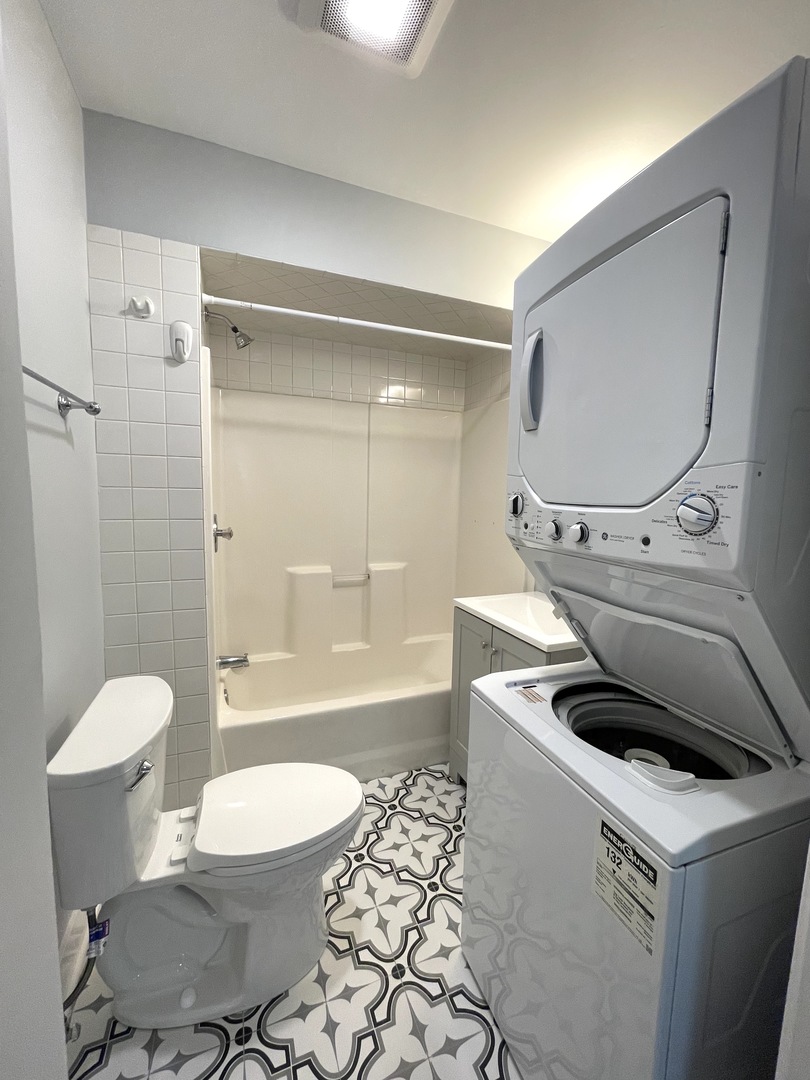 942 N Elston Avenue 2r Property Photo 11