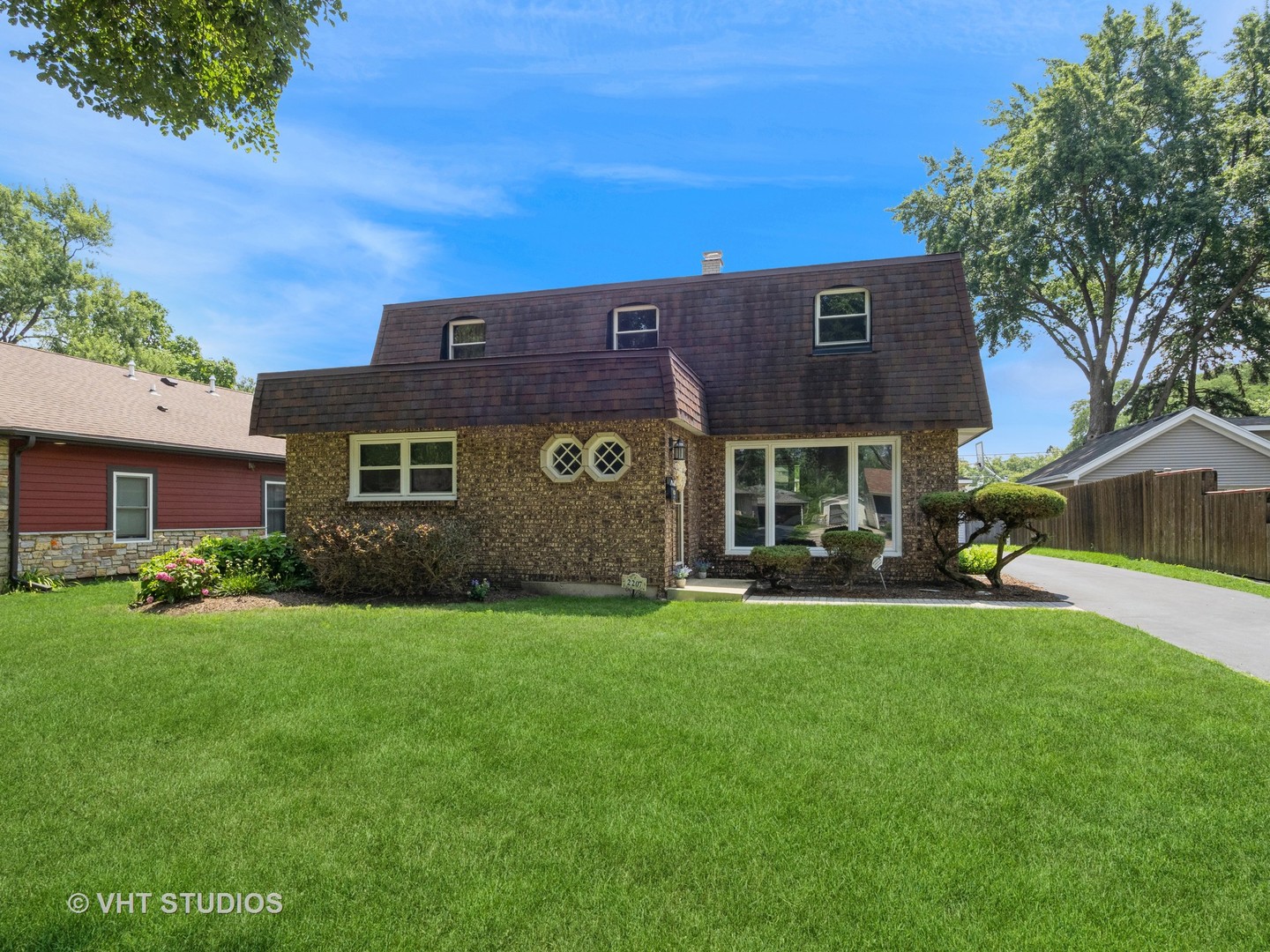 2207 Eastman Street Property Photo 1