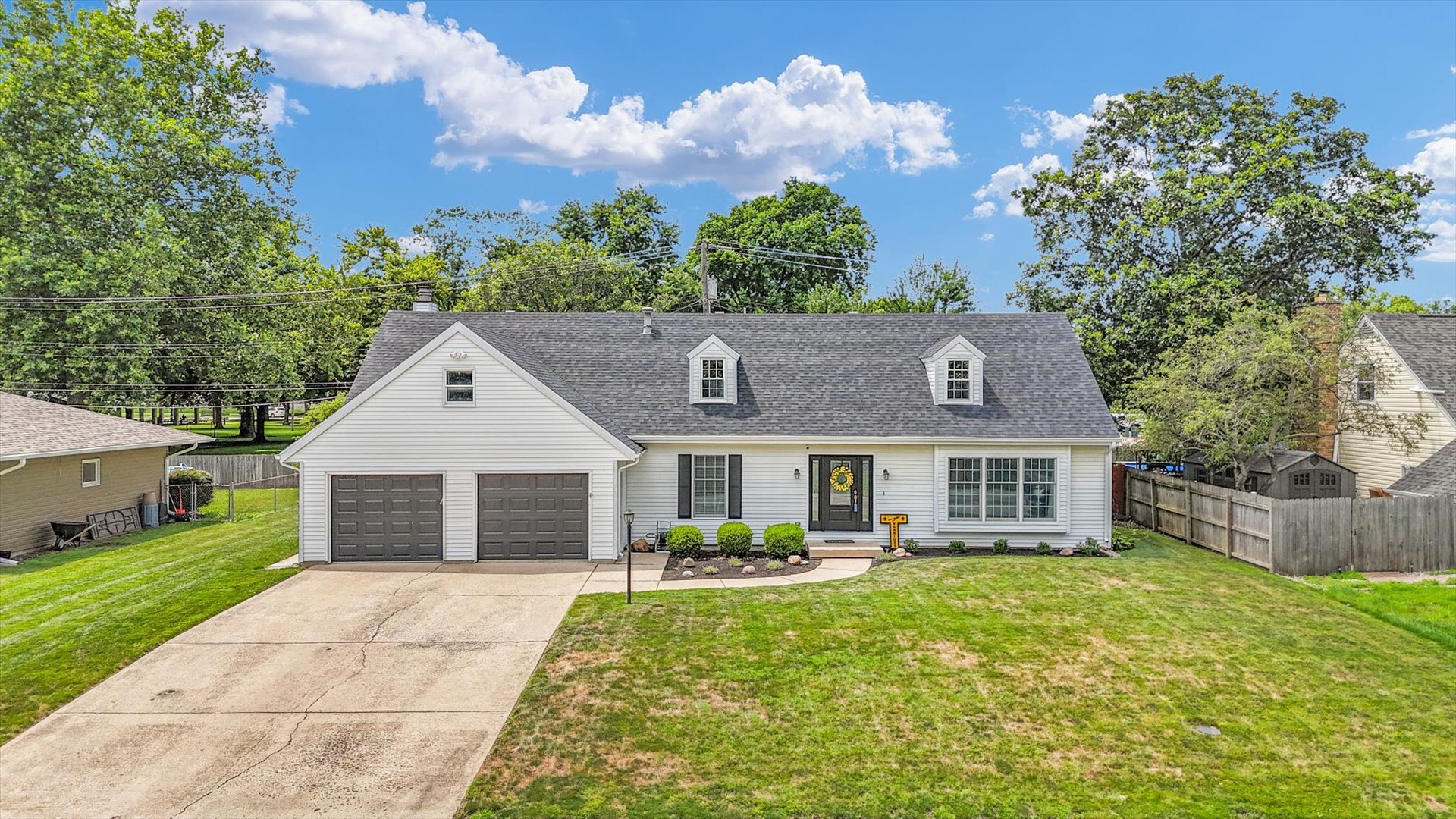 1104 Parkside Drive Property Photo 1