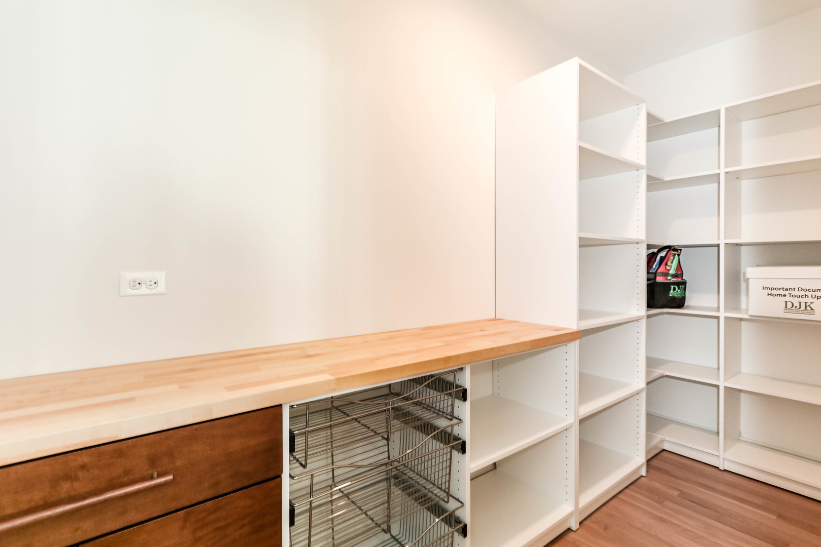 27w151 48th Street Property Photo 11