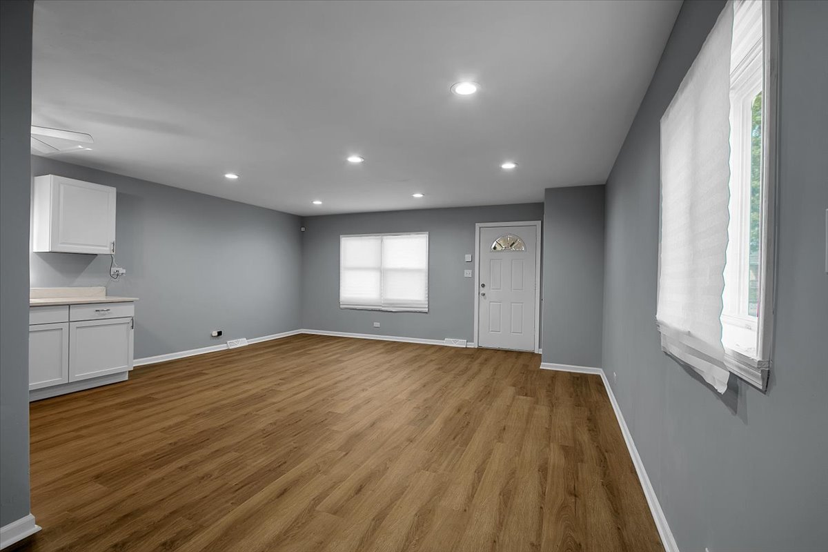8853 S Halsted Street Property Photo 6