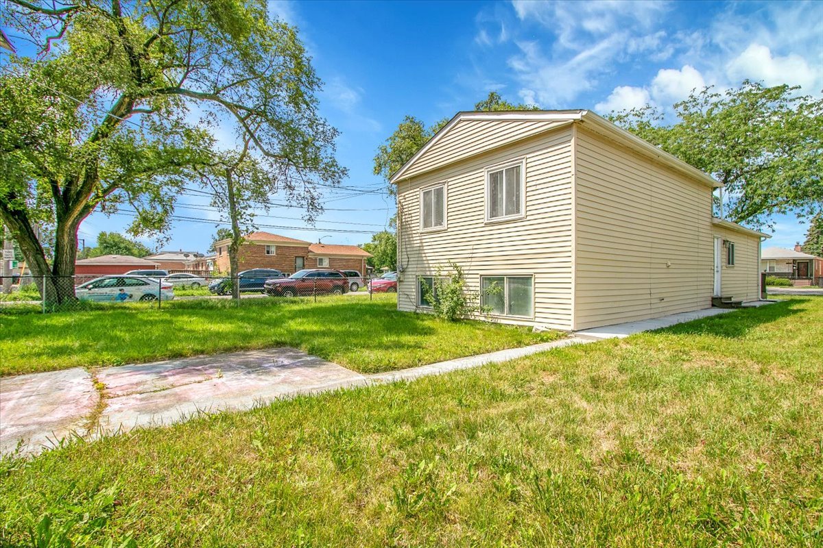 8853 S Halsted Street Property Photo 23