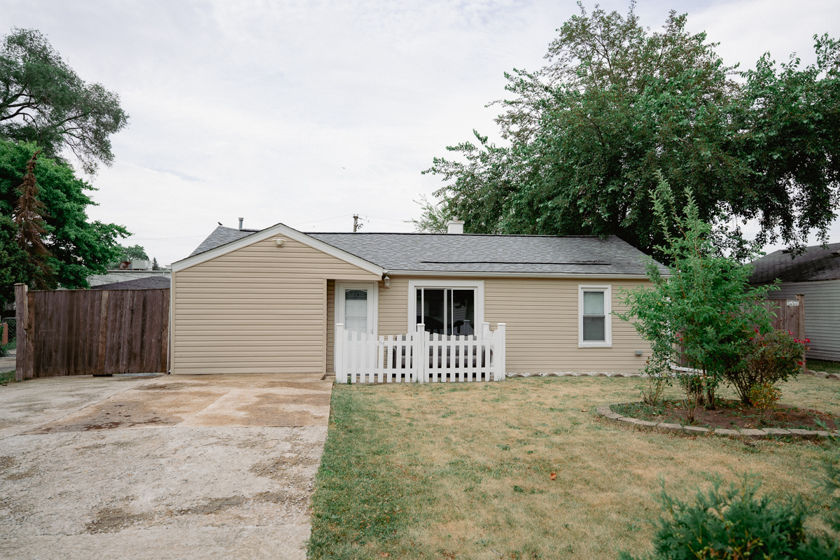 2352 Parkrose Avenue Property Photo 1