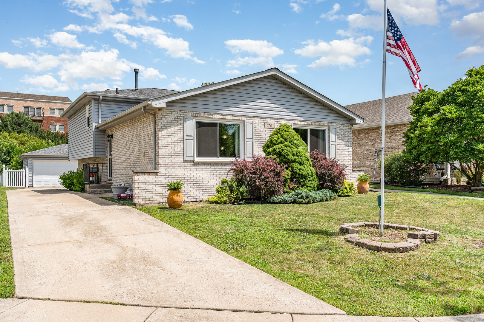 17201 68th Court Property Photo 1