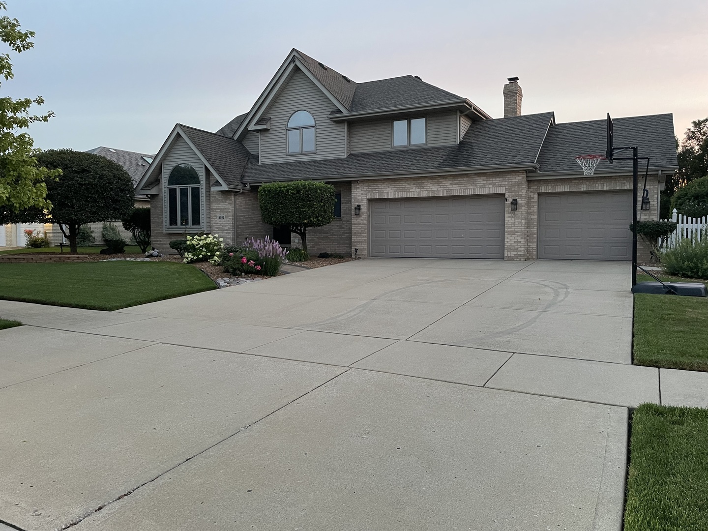 12423875 Property Photo 1