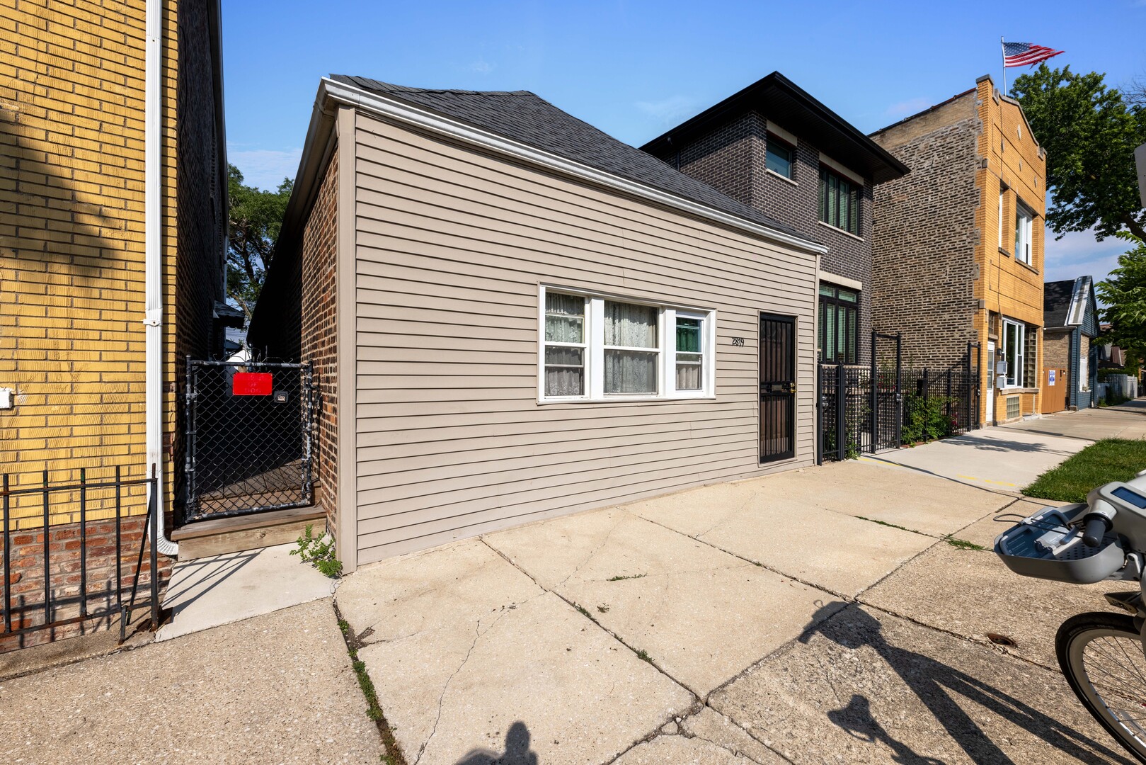 2879 S Throop Street Property Photo 1
