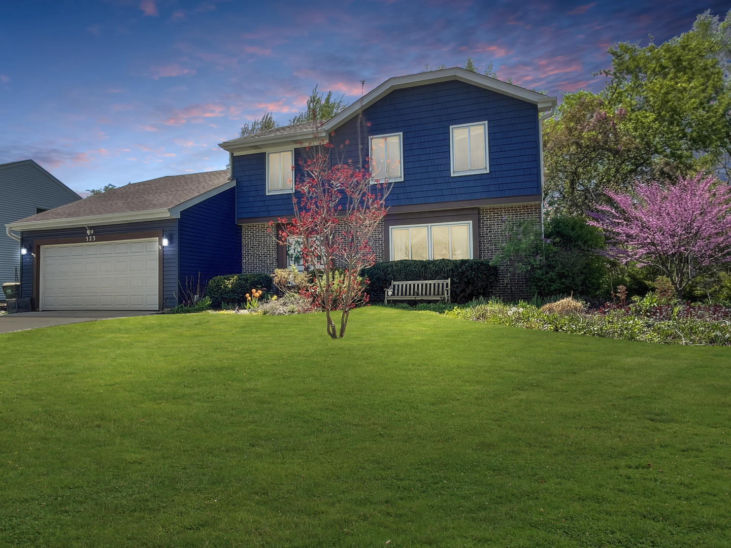 323 W Golf Road Property Photo 1