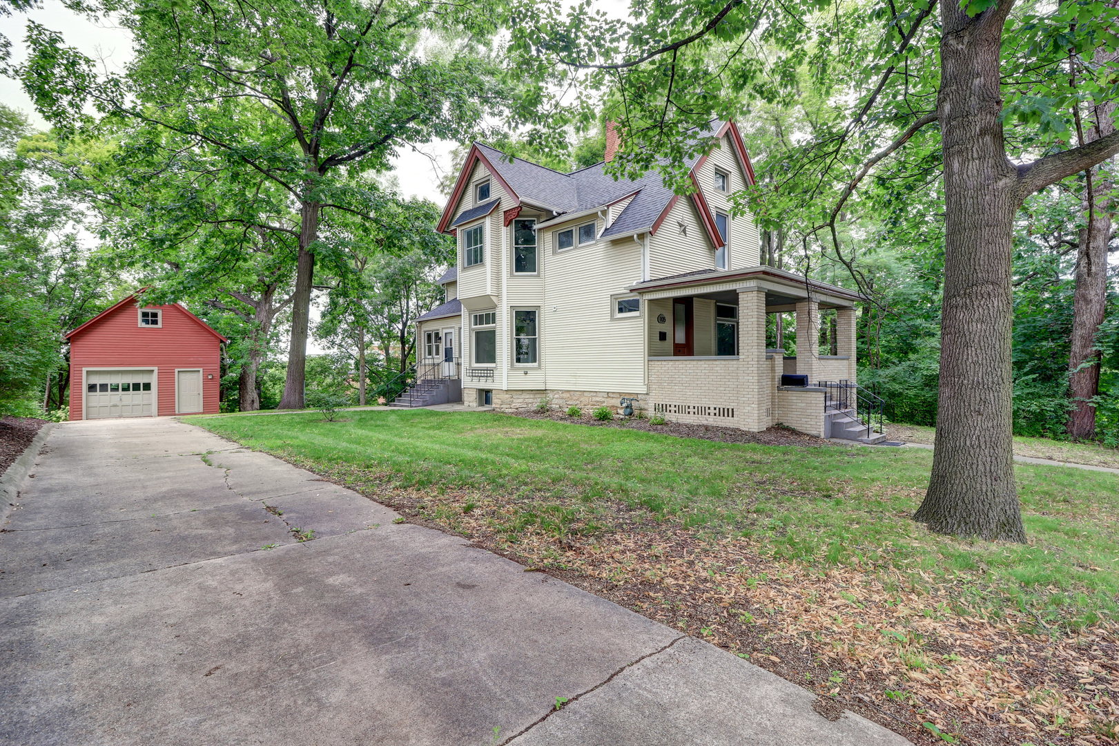105 S Dement Avenue