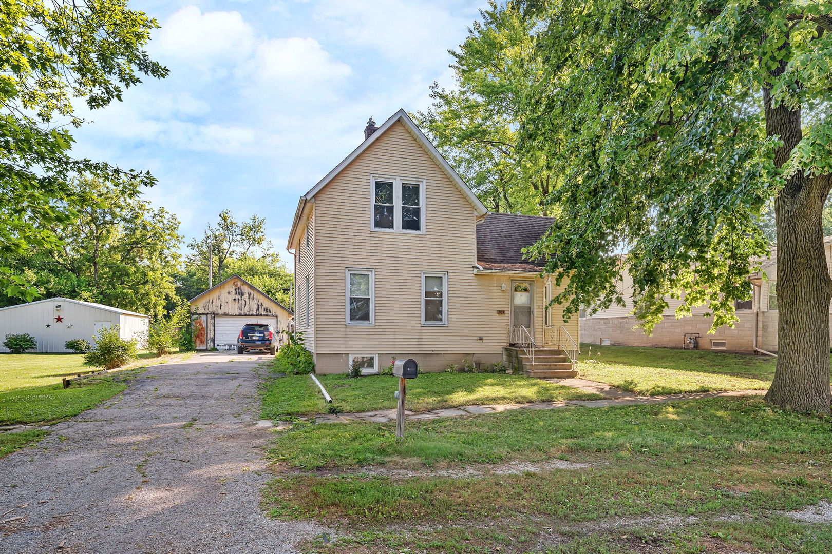 309 E Elk Street