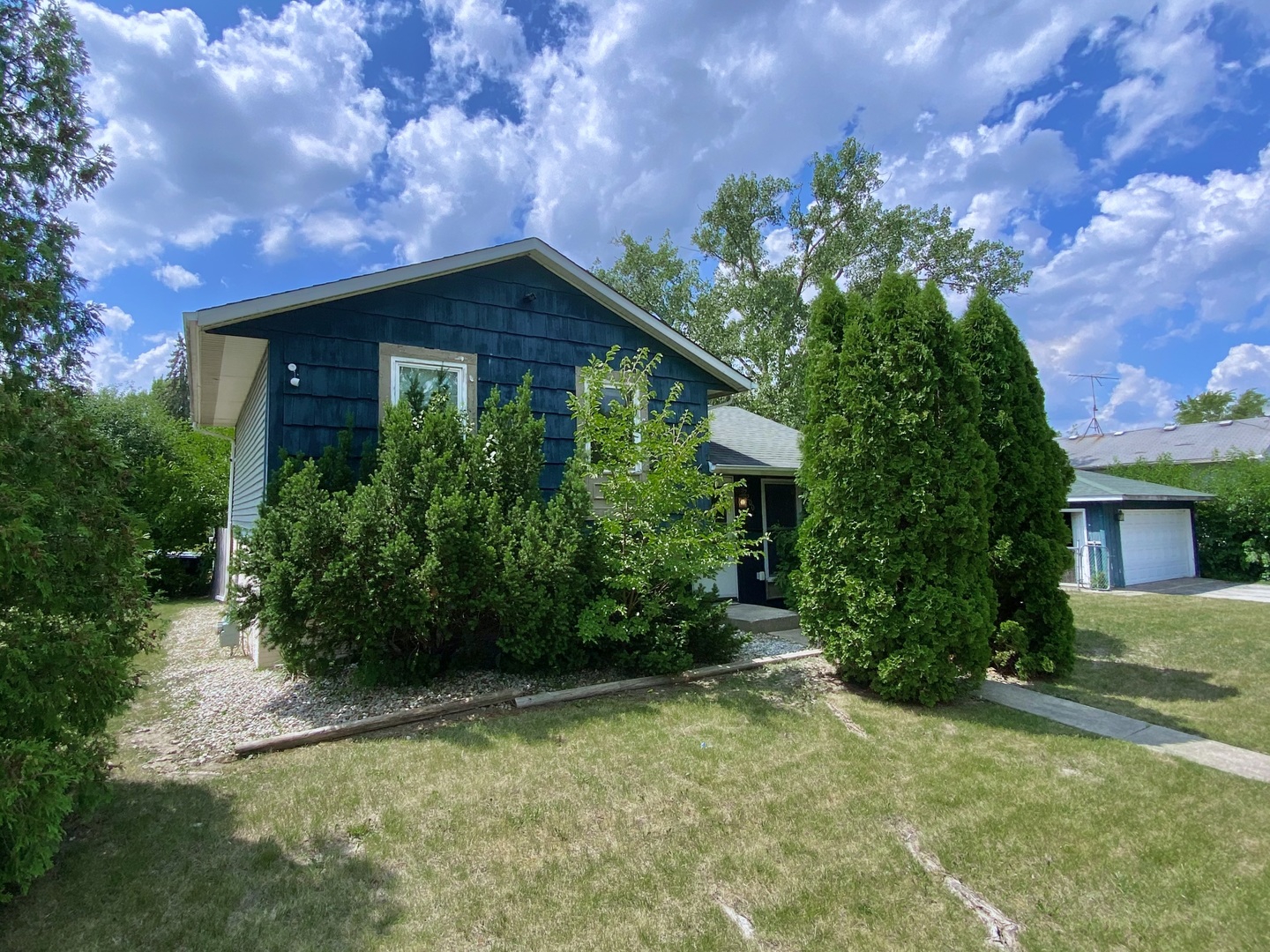 22200 Windsor Court Property Photo 1