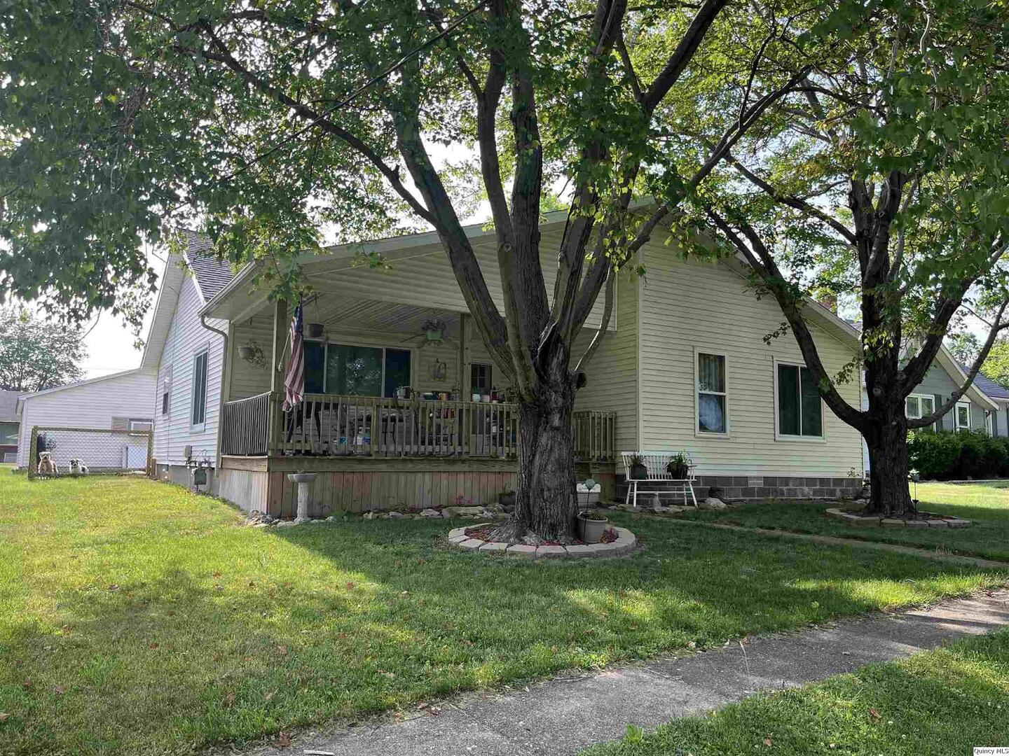 707 . N Capitol Property Photo 1