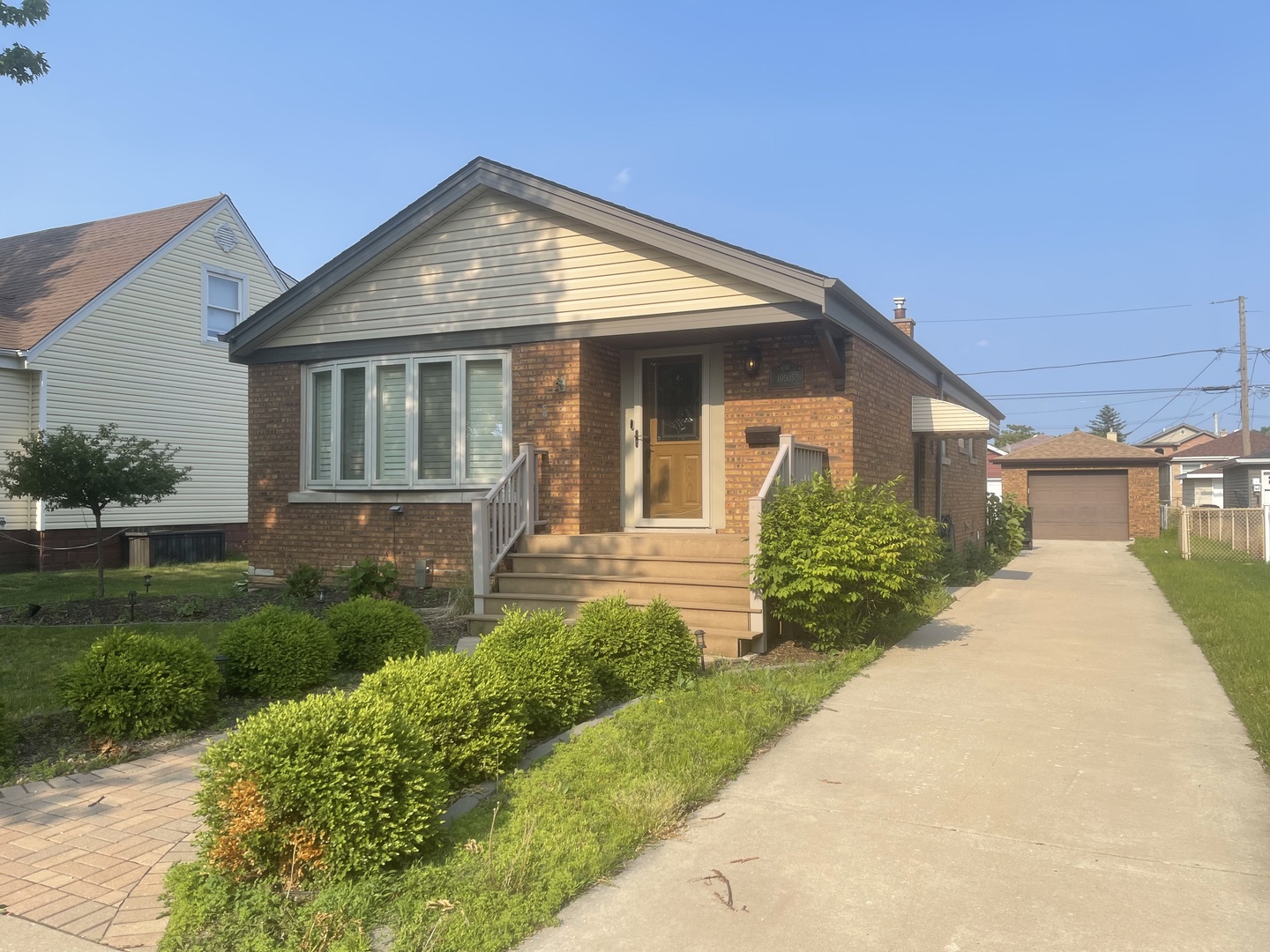 10505 S Central Park Avenue Property Photo 1