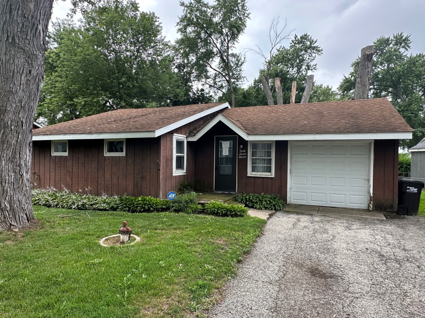 4711 Parkview Drive Property Photo 1