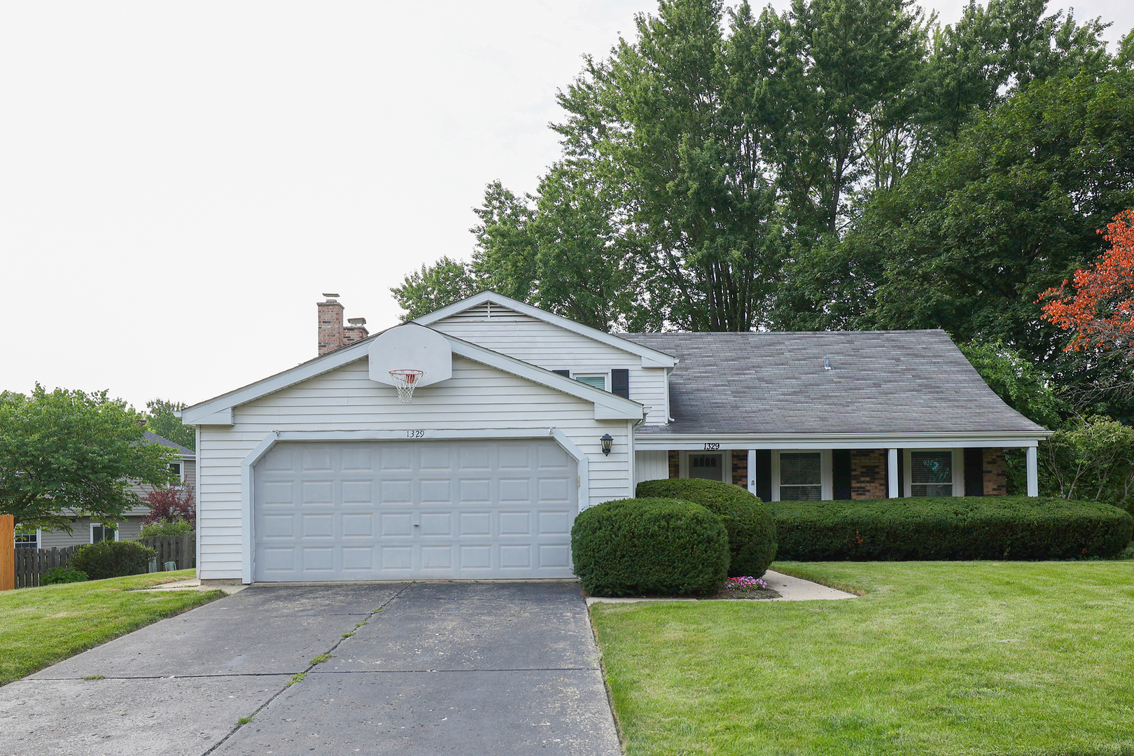 1329 Stonegate Rd Property Photo 1