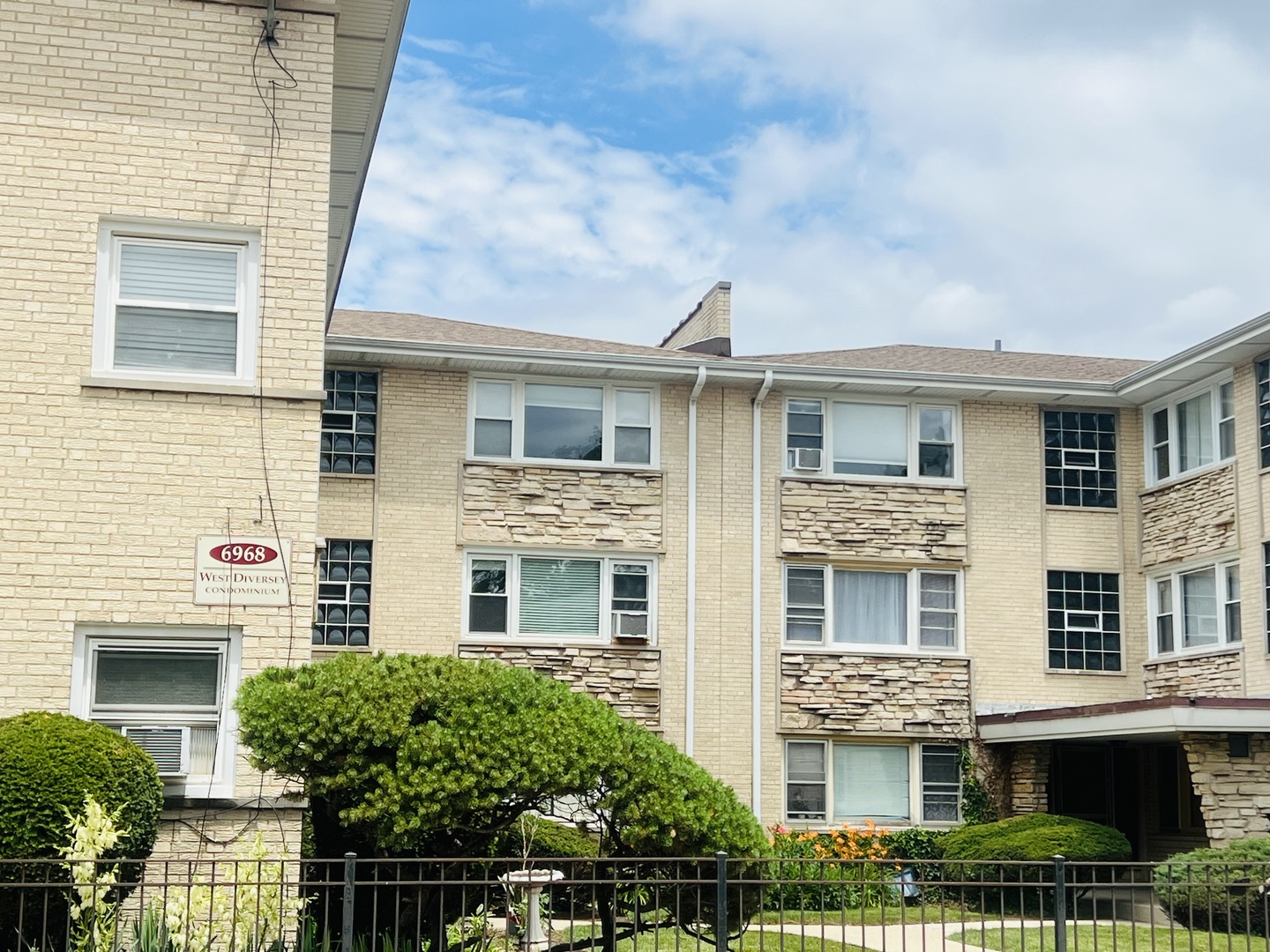 6968 W Diversey Ave Property Photo 1