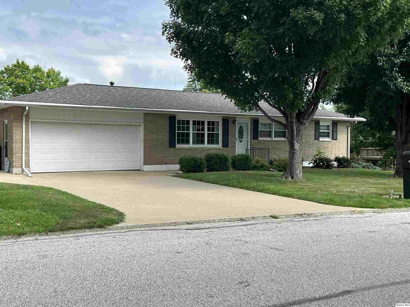 2416 Northridge Drive Property Photo 1