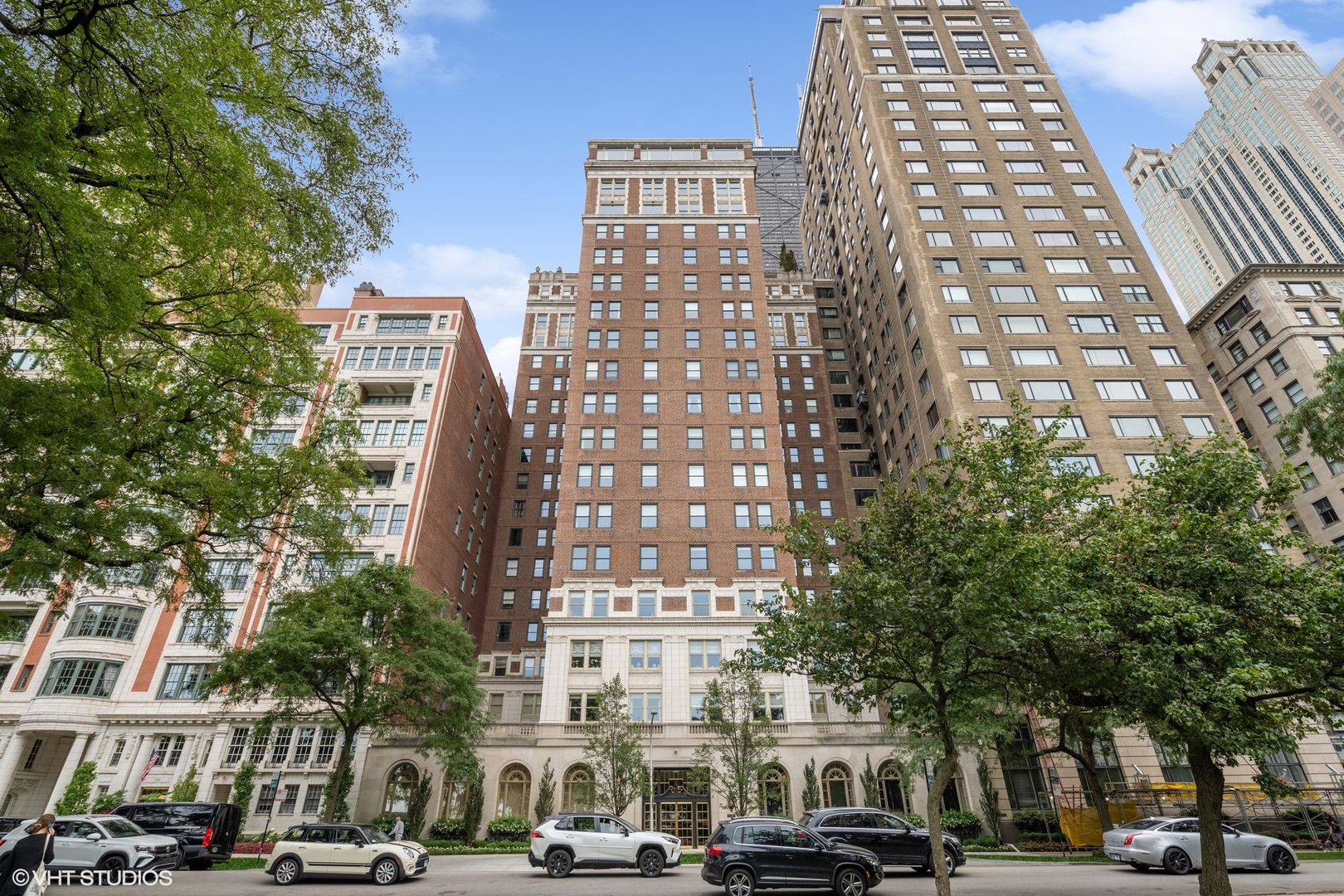 189 E Lake Shore Drive 15W Property Photo 1