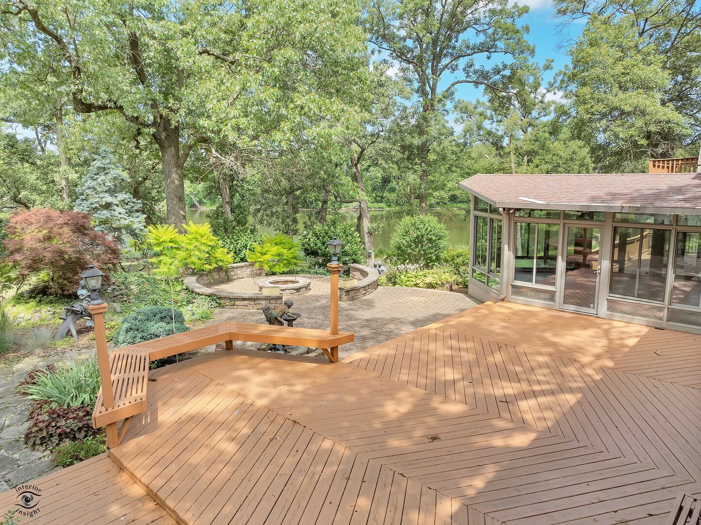 864 Ash Drive Property Photo 4