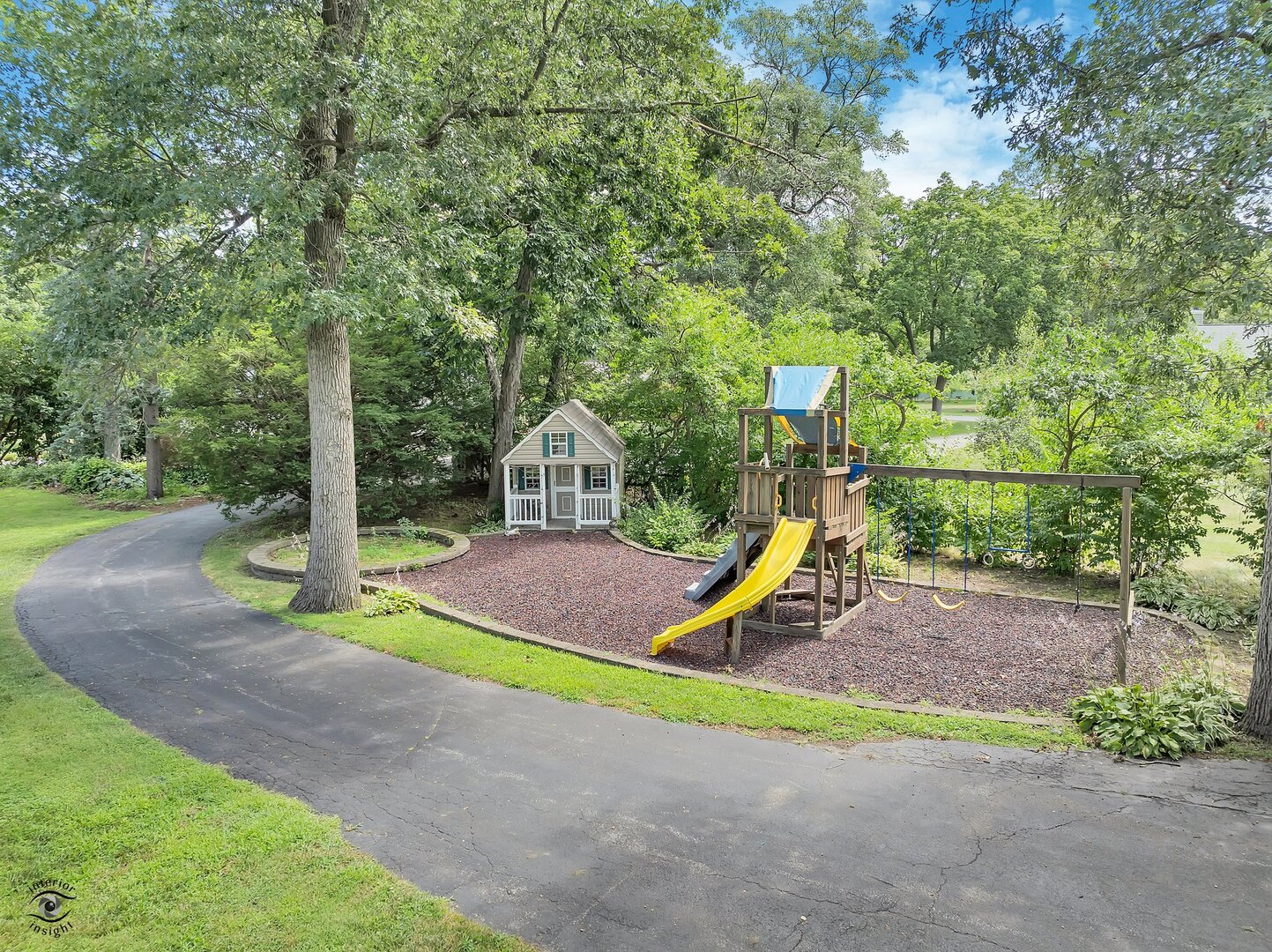864 Ash Drive Property Photo 7