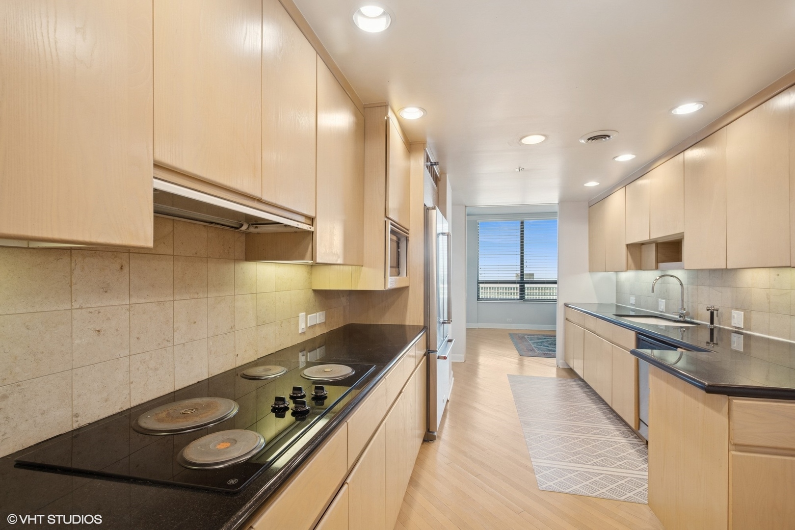 180 E Pearson Street 4407 Property Photo 8