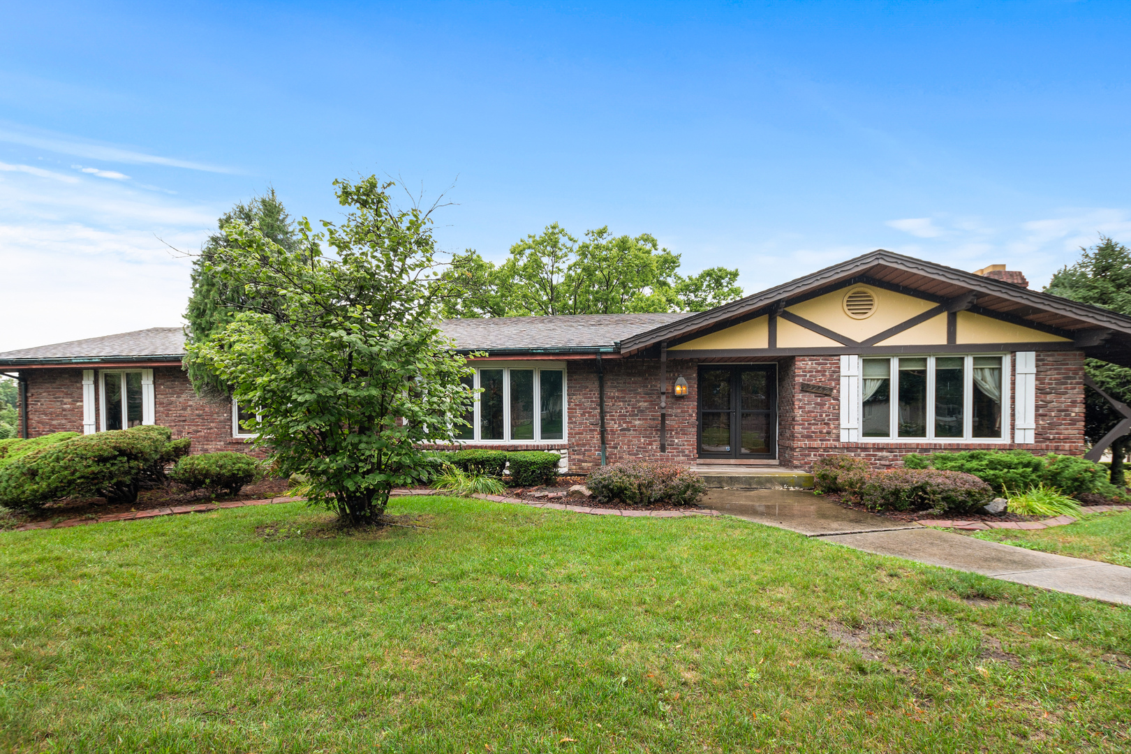 15242 Hollywood Drive Property Photo 1