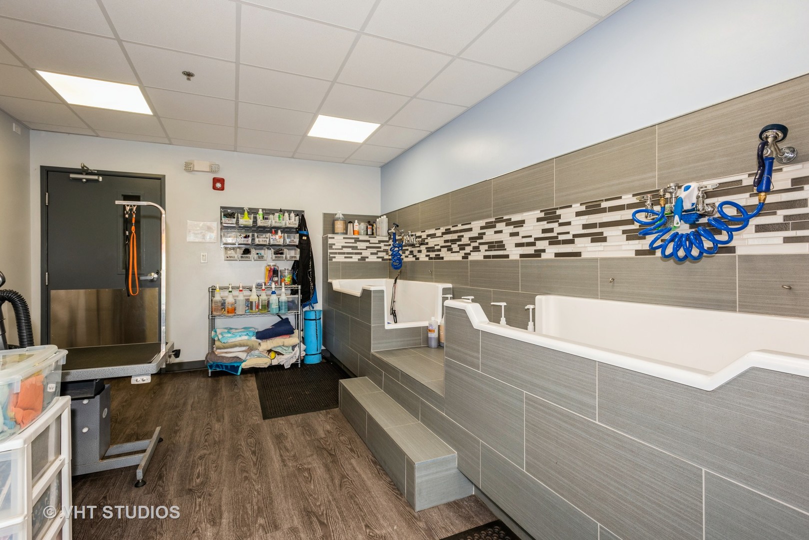 2423 Fargo Boulevard Property Photo 11