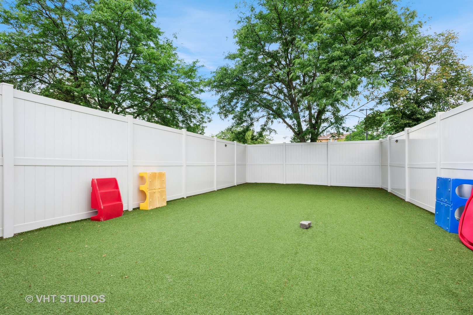 2423 Fargo Boulevard Property Photo 30
