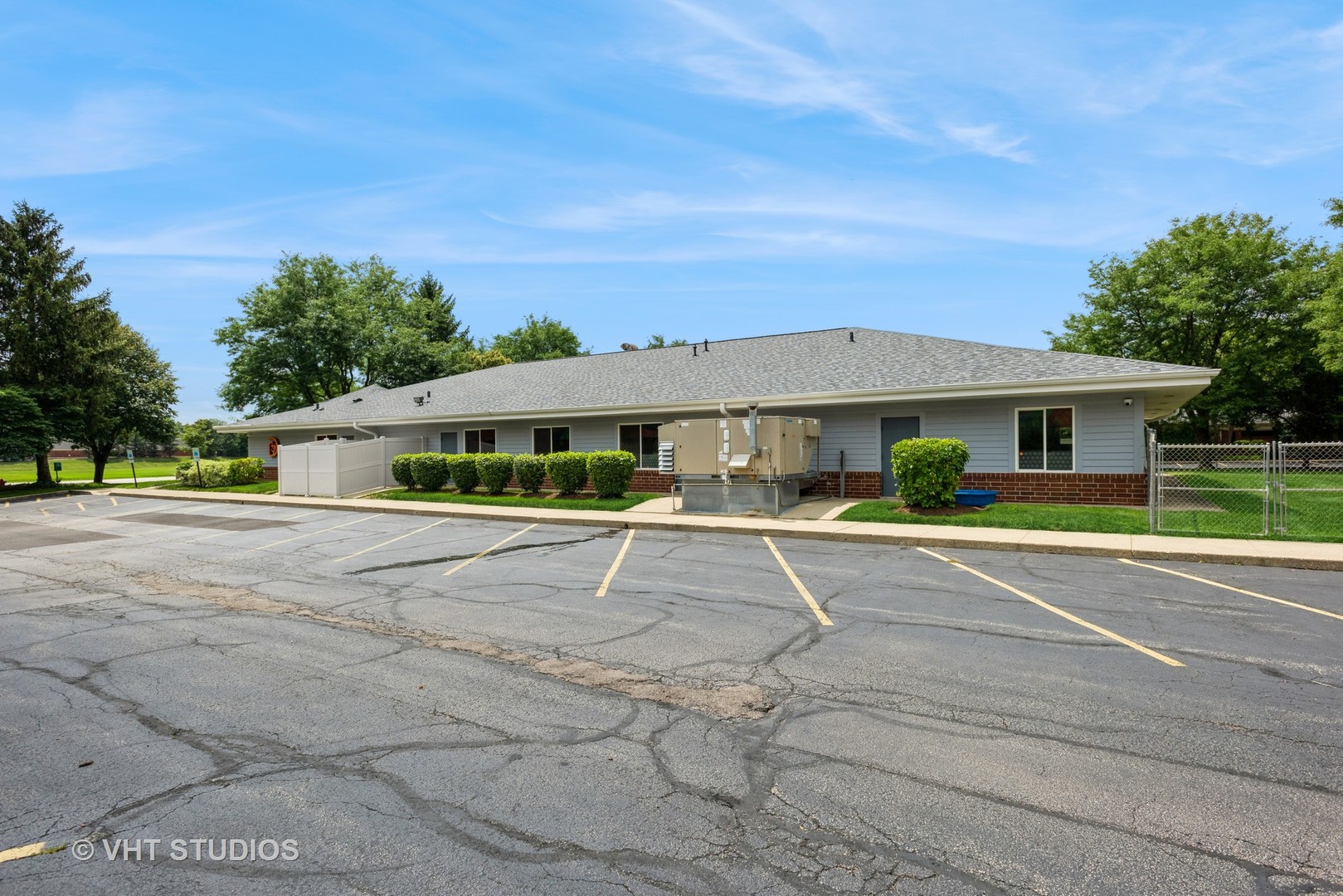 2423 Fargo Boulevard Property Photo 32