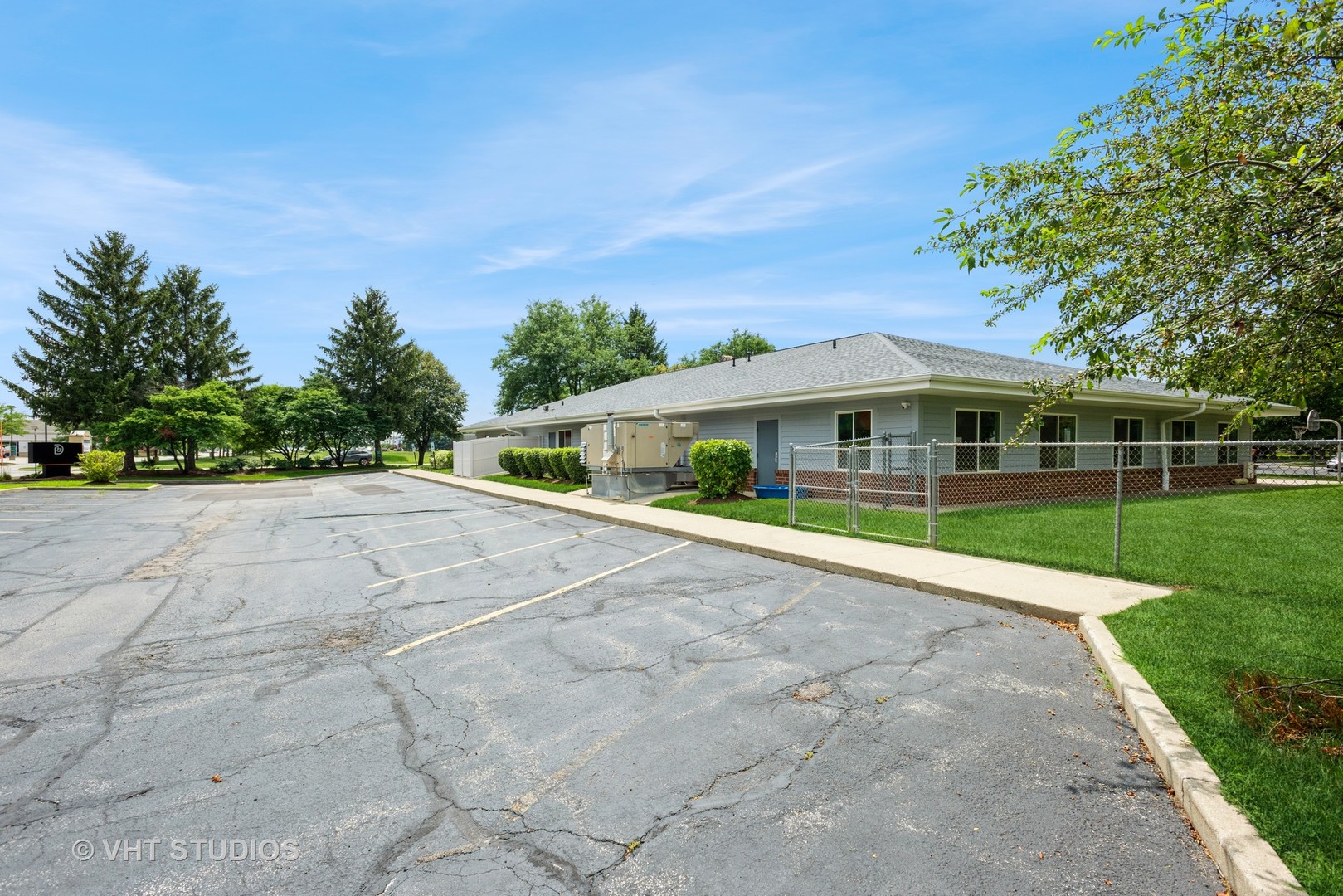 2423 Fargo Boulevard Property Photo 33
