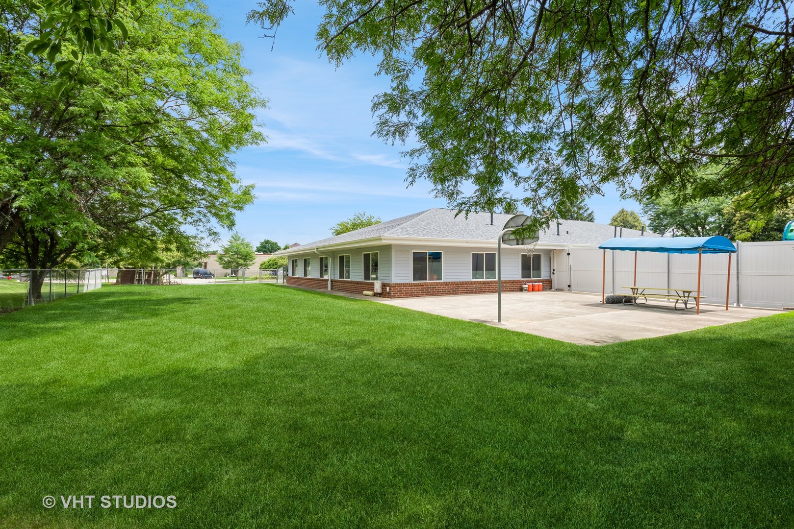 2423 Fargo Boulevard Property Photo 34
