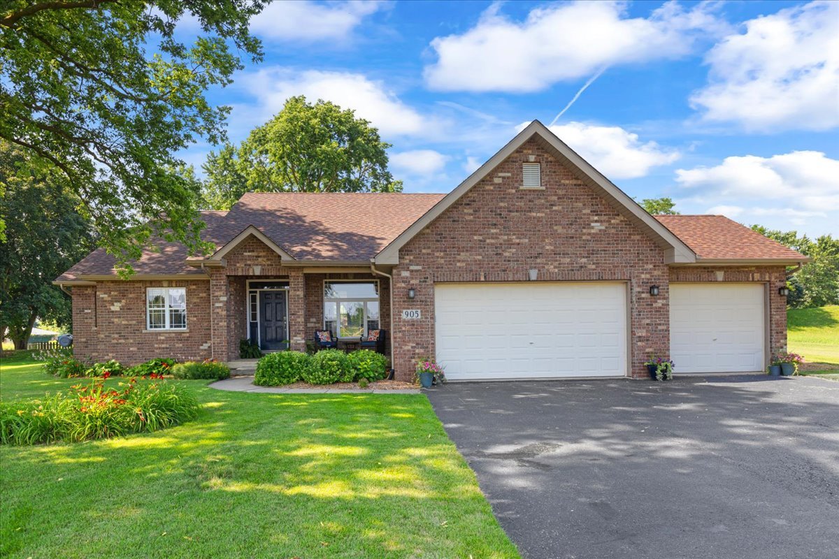 905 Tall Grass Court