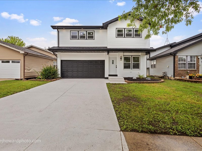 12426227 Property Photo 1