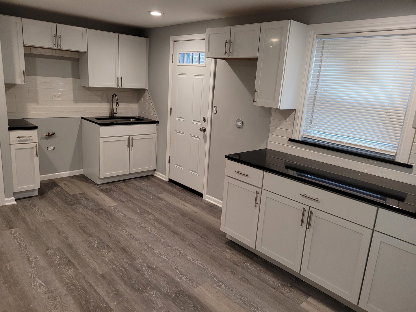 8617 S Bennett Avenue Property Photo 5