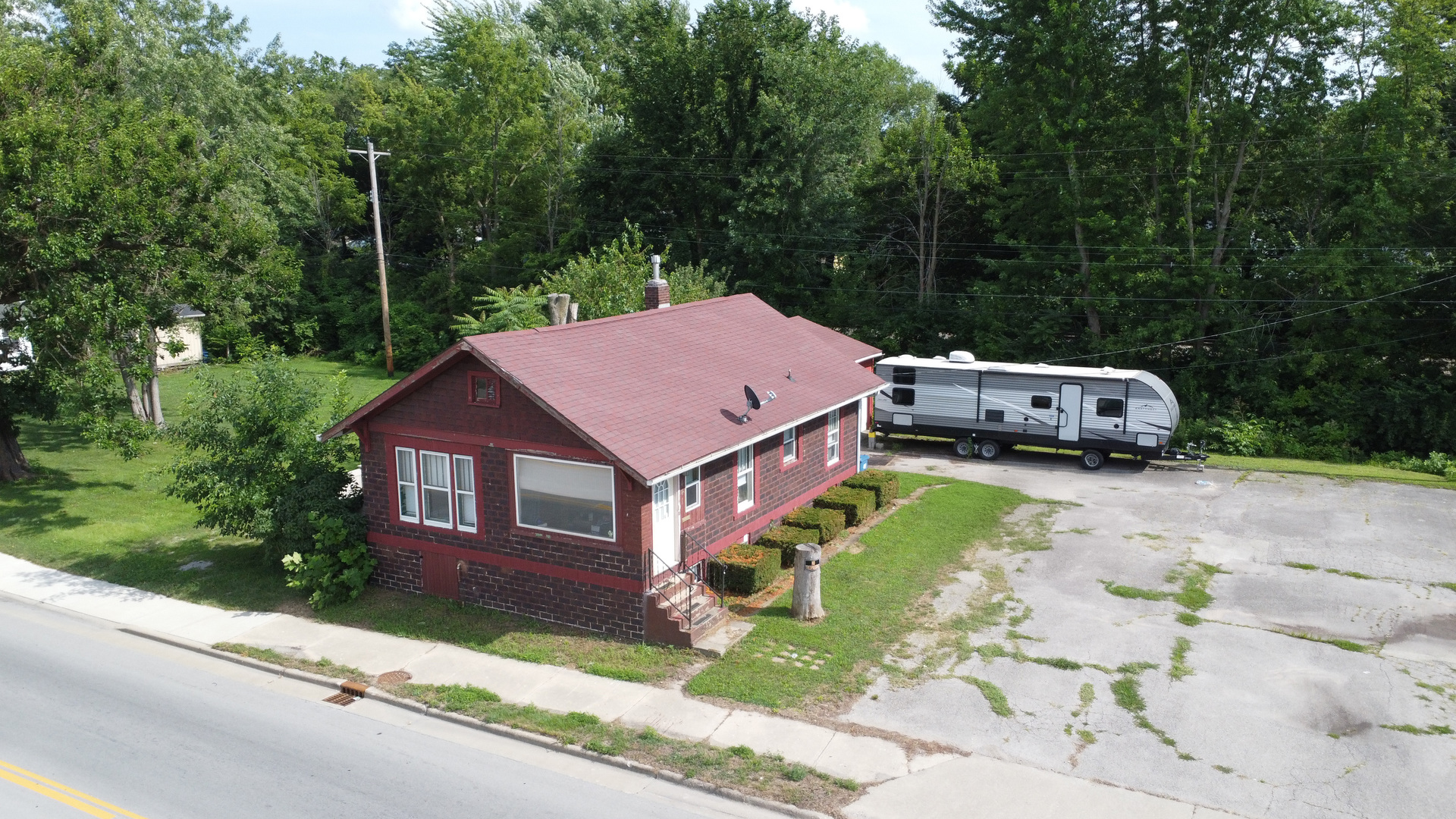 441 E Walnut Street Property Photo 1