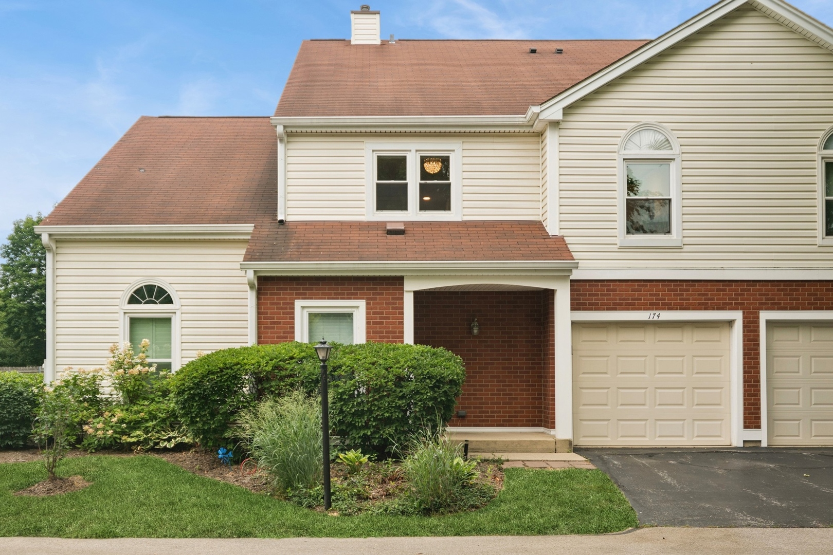 174 S Stonington Drive 174 Property Photo 1