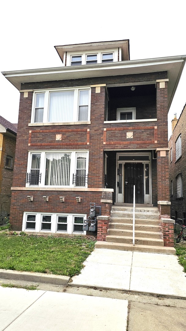 6632 S Maplewood Avenue Property Photo 1