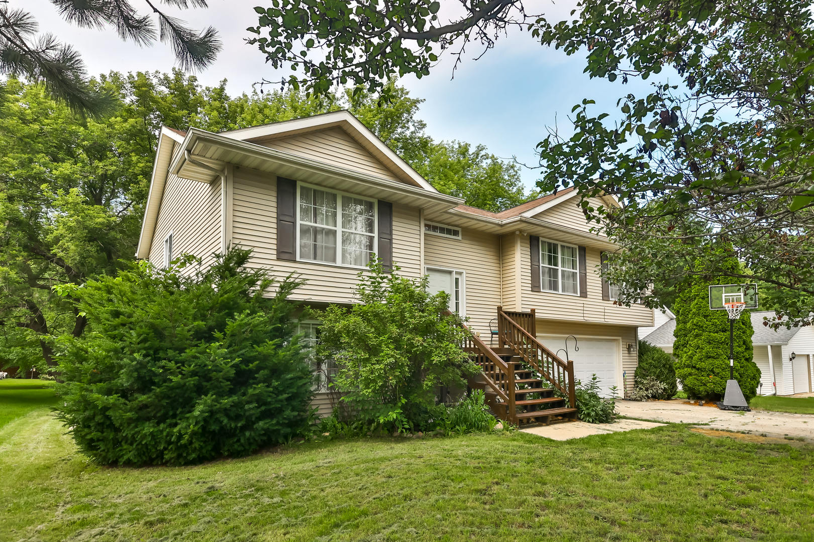 110 Liverpool Drive Property Photo 1