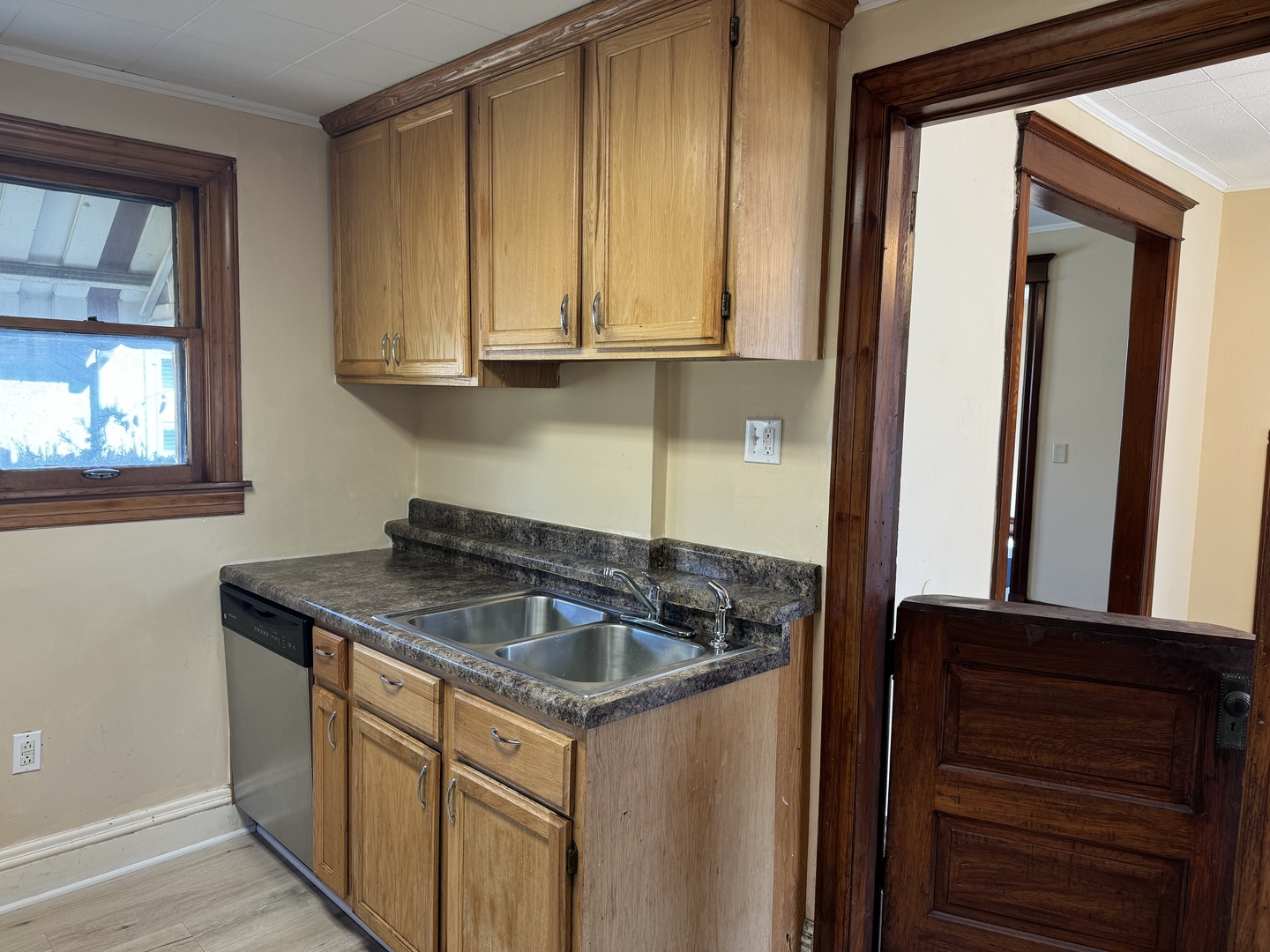 1822 Charles Street Property Photo 9