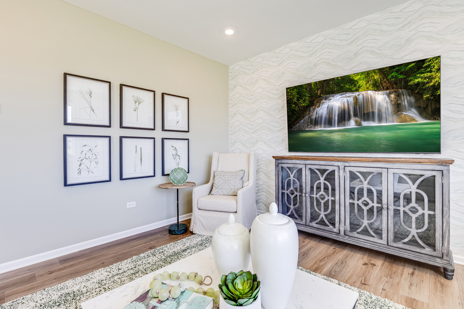 7600 Honeysuckle Lane Property Photo 5