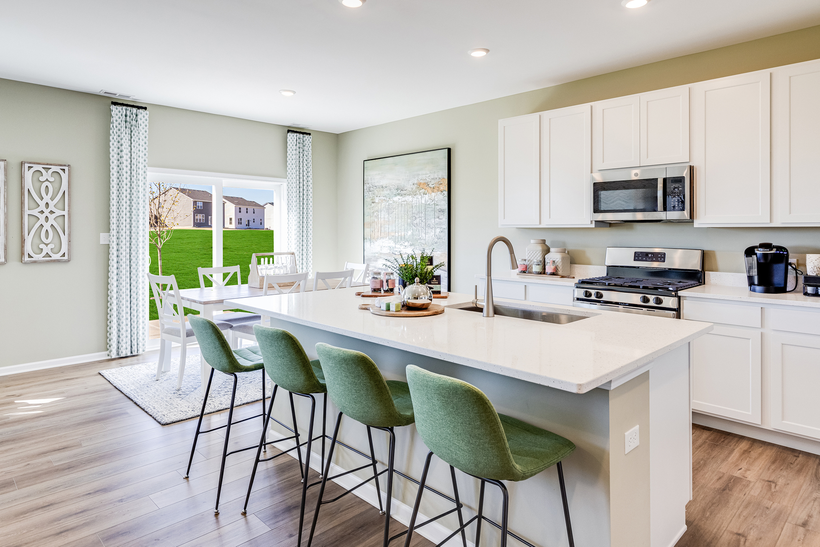 7600 Honeysuckle Lane Property Photo 6